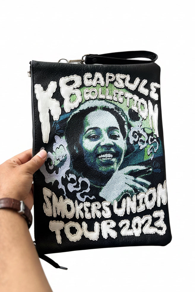 KB Capsule Collection “Courier Cash Carrier”